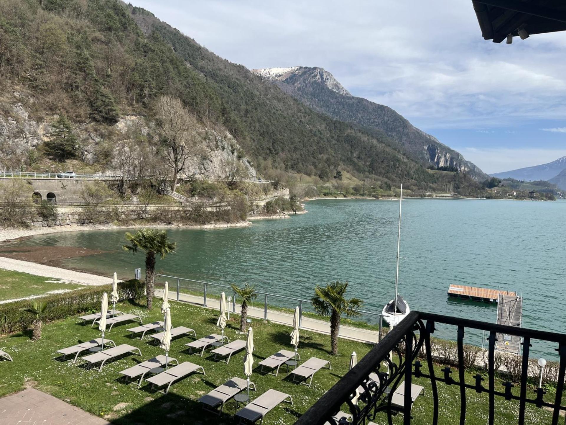 Hotel Lido ピエーヴェ・ディ・レードロ エクステリア 写真